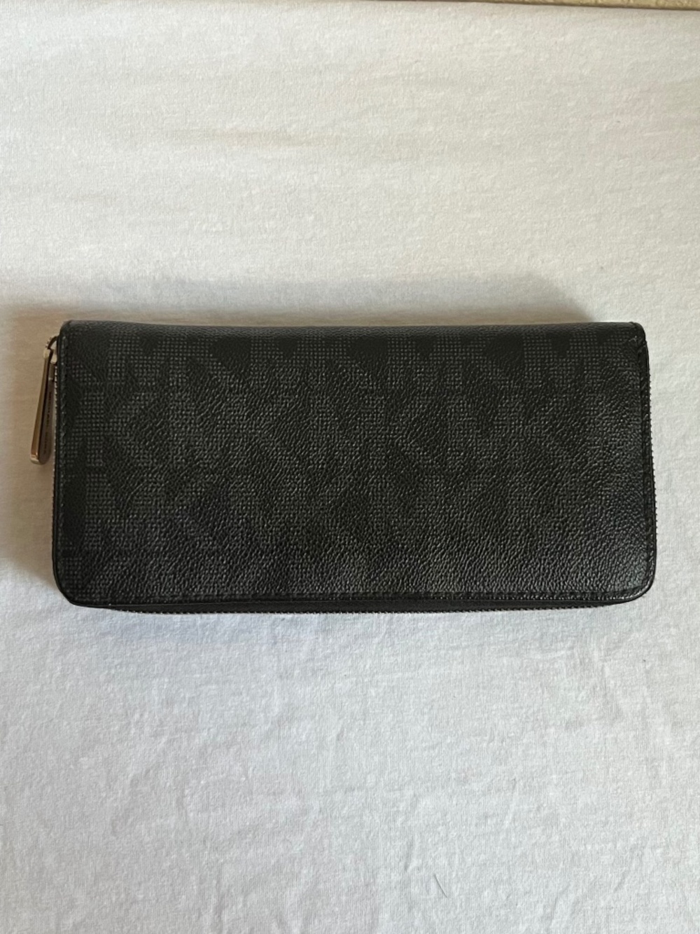 Michael Kors Black Signature Coated Canvas "Jet Set" Zip Around Wallet - Picture 6 of 7